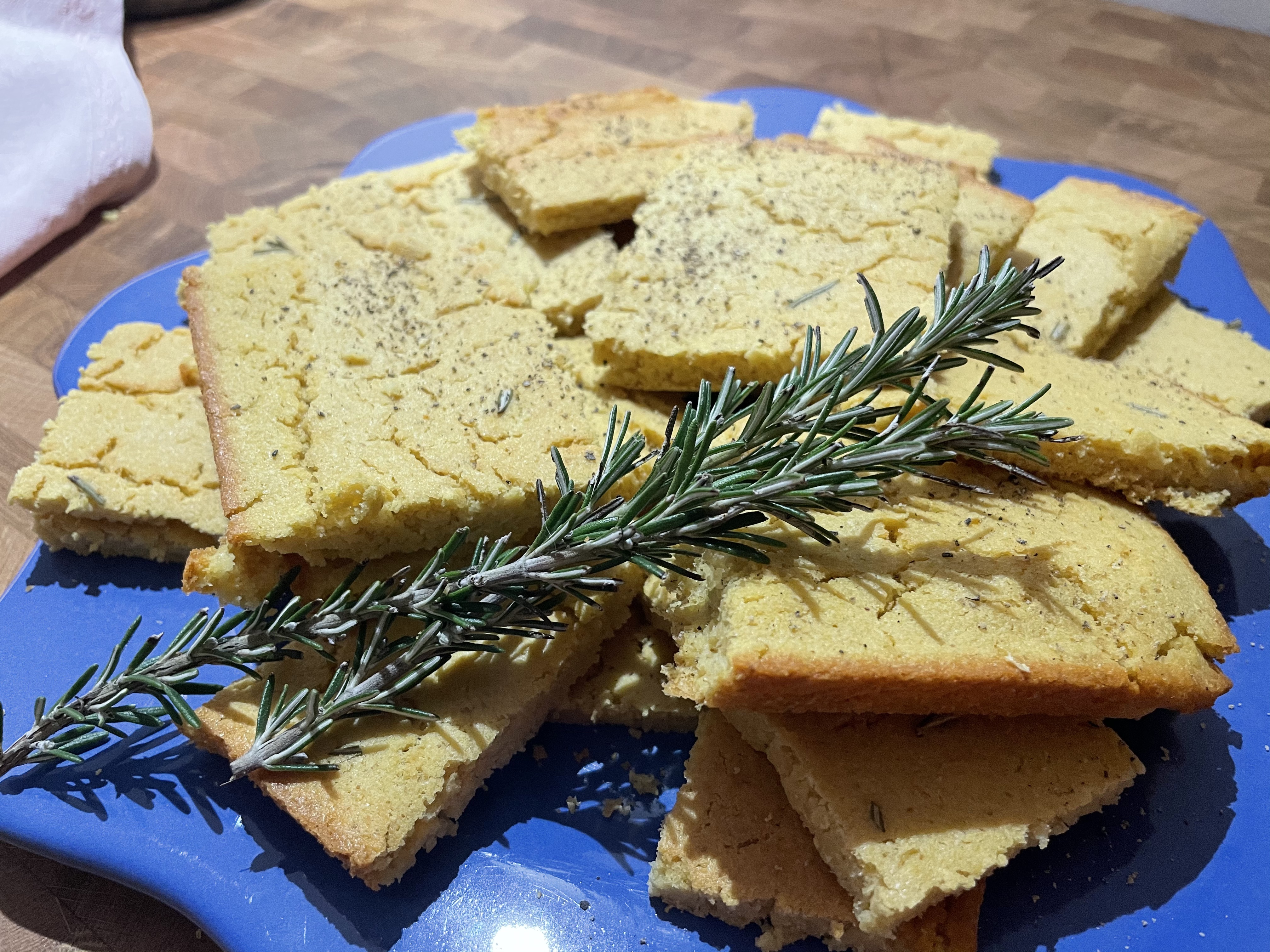 Farinata (galette de pois chiches) : une recette italienne simple et naturellement sans gluten